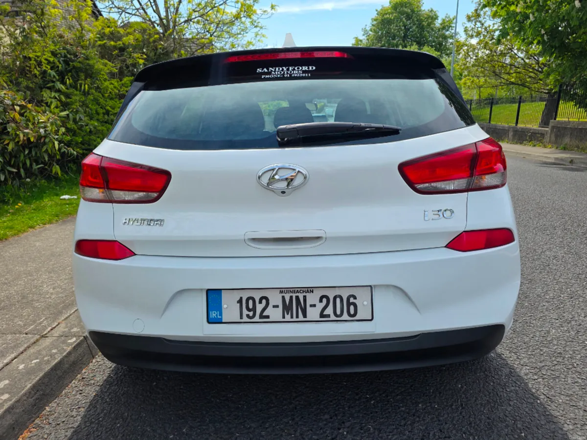 Hyundai i30 i 30 Deluxe 1.6 5DR - Image 4