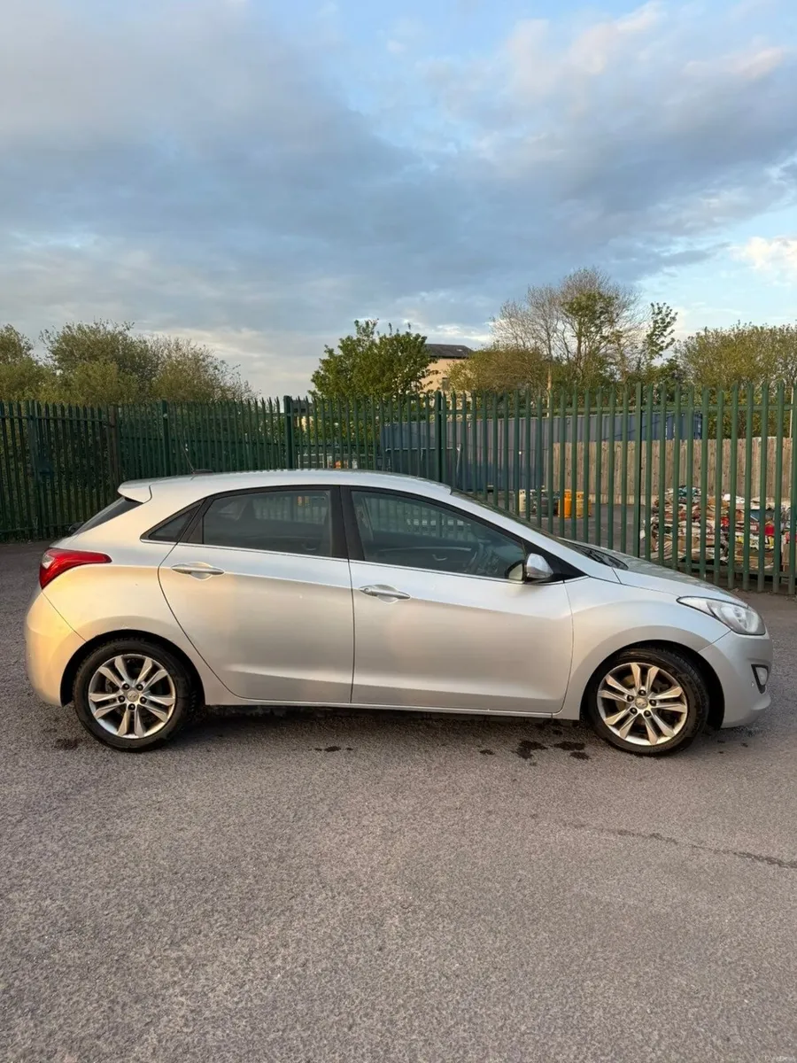 Hyundai i30 CRDi 1.6 Diesel - Image 2