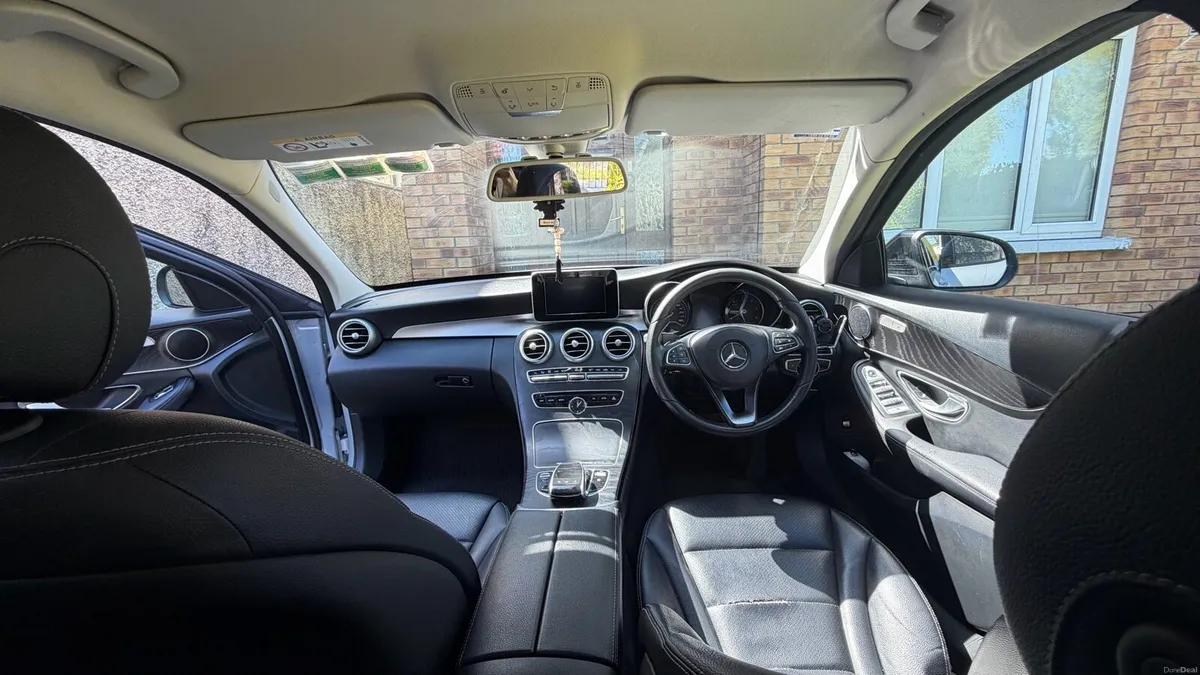 Mercedes Benz C200 - Image 4