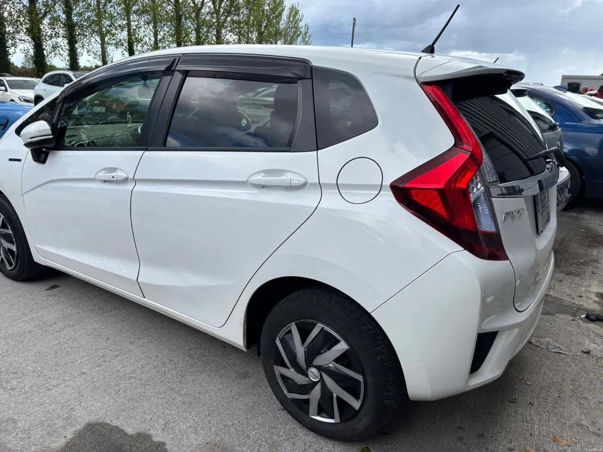 Honda Fit 2015 automatic.  Hybrid. Nct&taxed .€699 - Image 4