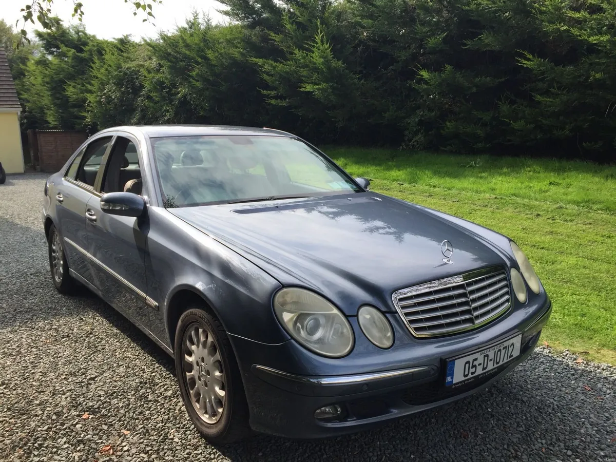 Mercedes-Benz E-Class 2005 - Image 1