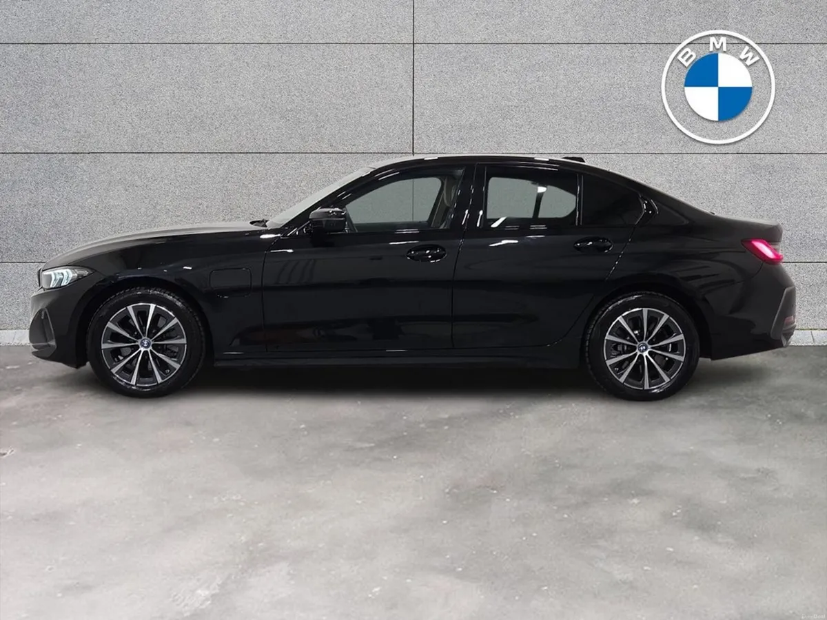BMW 3-Series 330e Sport Saloon - Image 4