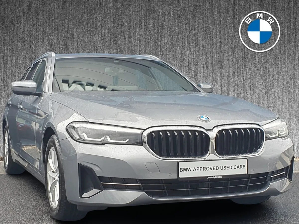 BMW 5-Series 520d SE Touring - Image 1