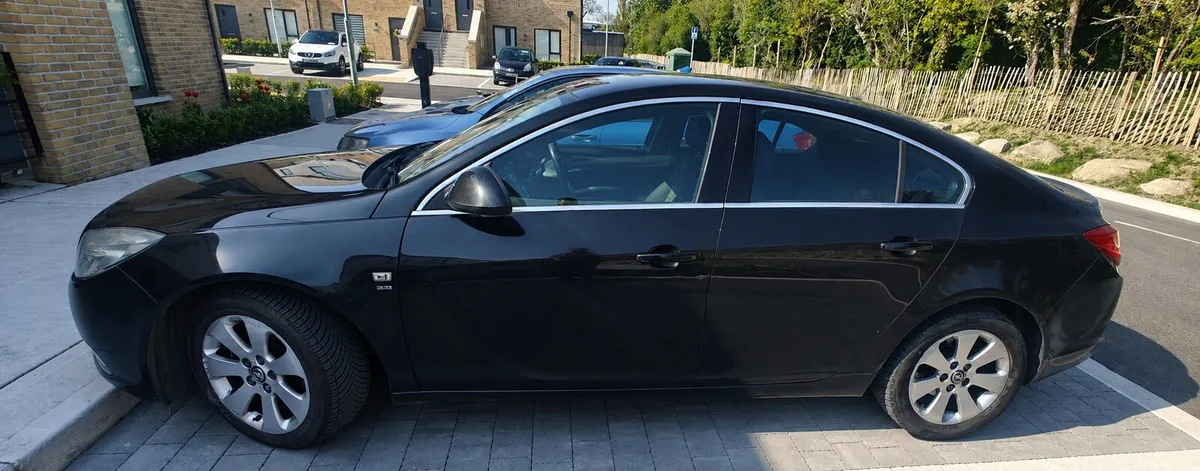 Vauxhall Insignia - Image 1