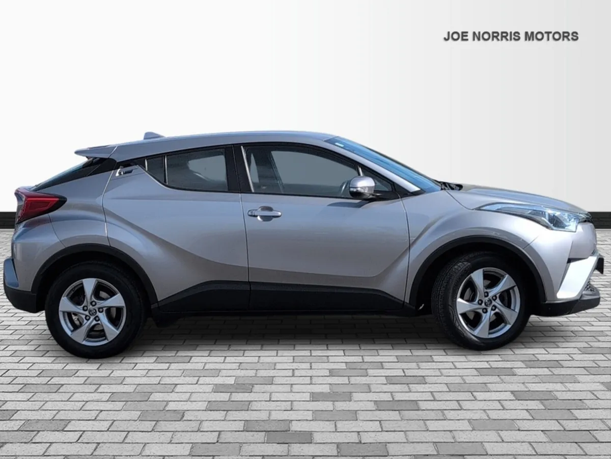Toyota C-HR 1.2T LUNA PETROL MANUAL - Image 4
