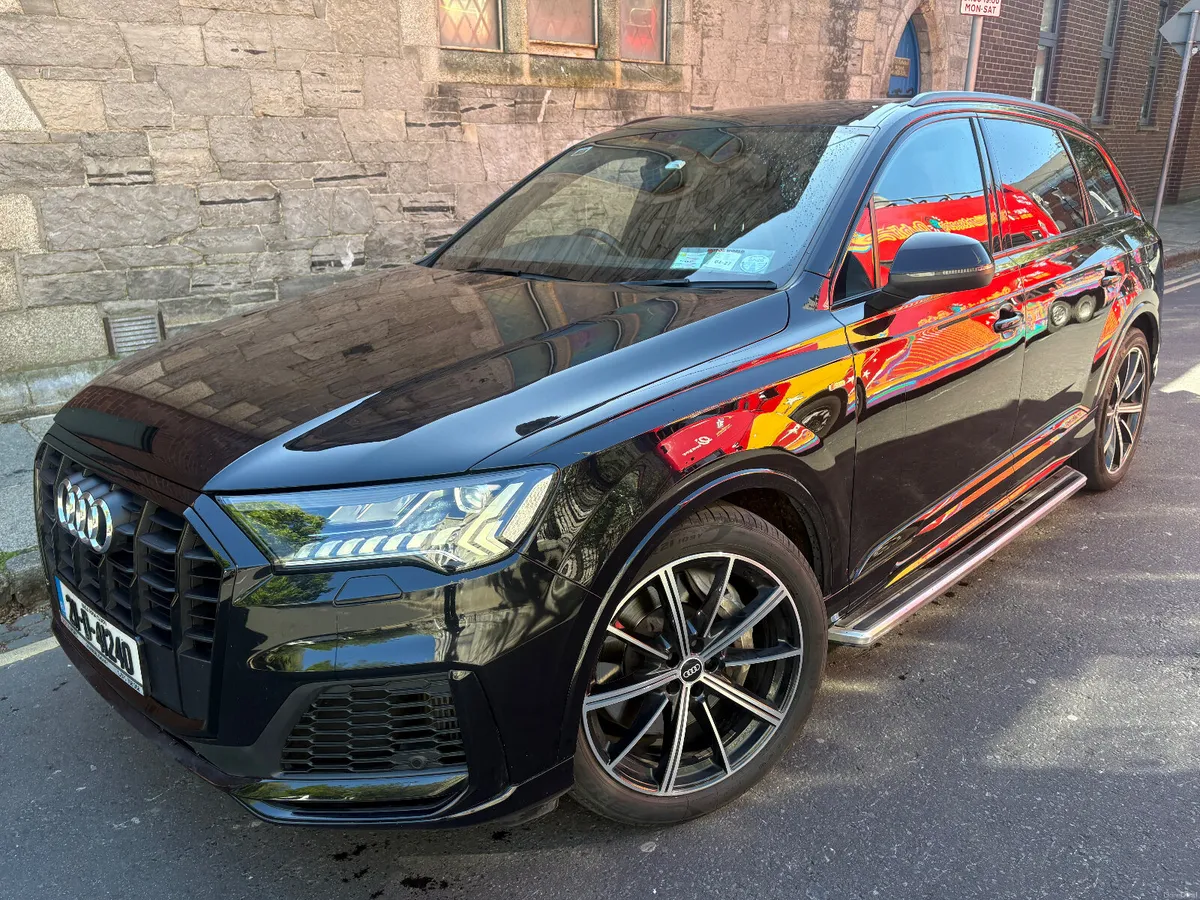 Audi Q7 2021 3.0TFSI PHB S-LINE QUATTRO BLACK EDIT - Image 2
