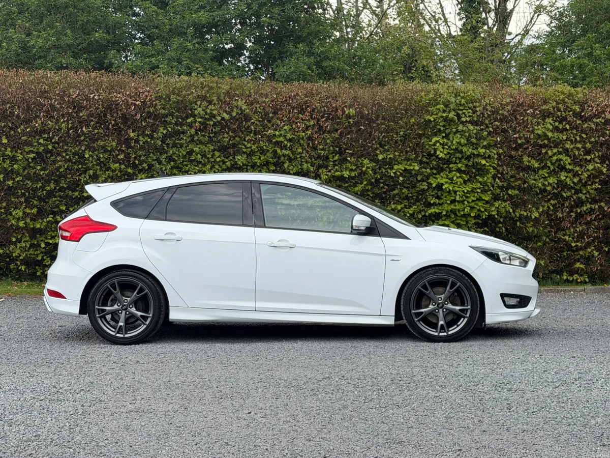 Ford Focus 2017 TDCI 2.0 ST-Line 150 HP - Image 3
