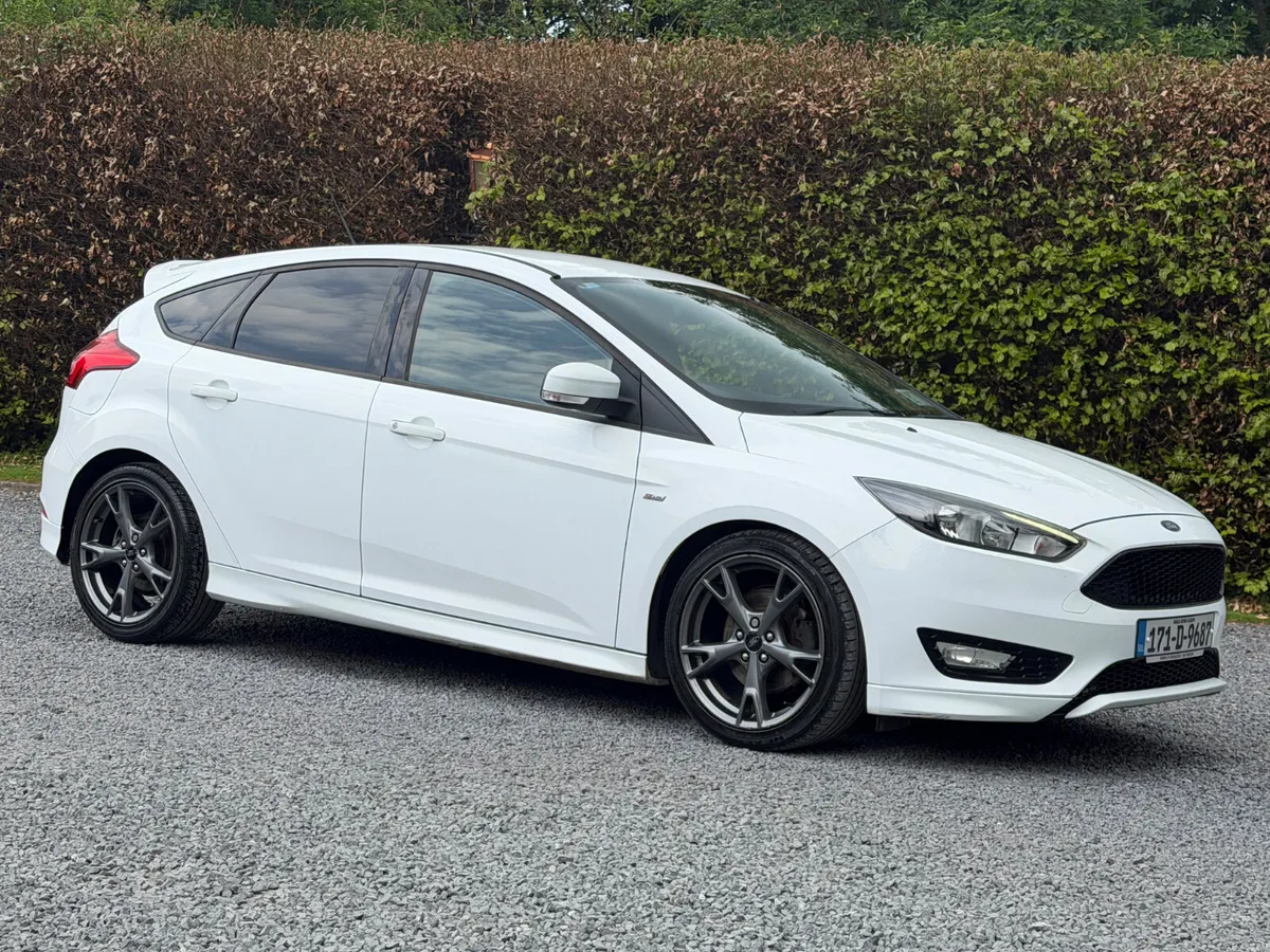 Ford Focus 2017 TDCI 2.0 ST-Line 150 HP - Image 2