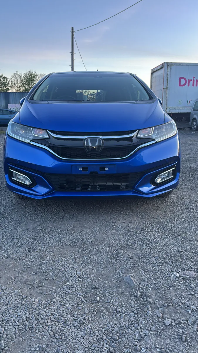 Honda fit 20017 - Image 2