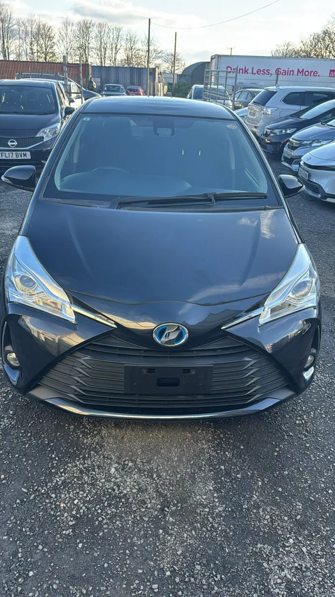 Toyota Vitz 2017 - Image 3