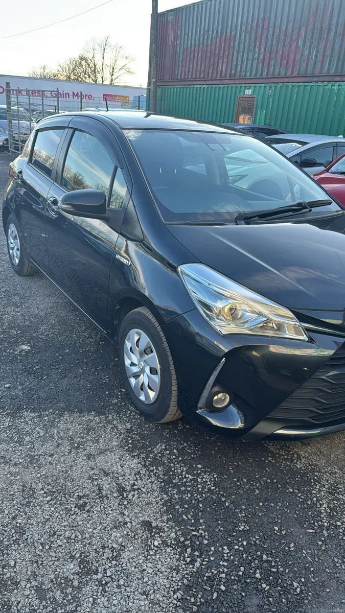 Toyota Vitz 2017 - Image 5