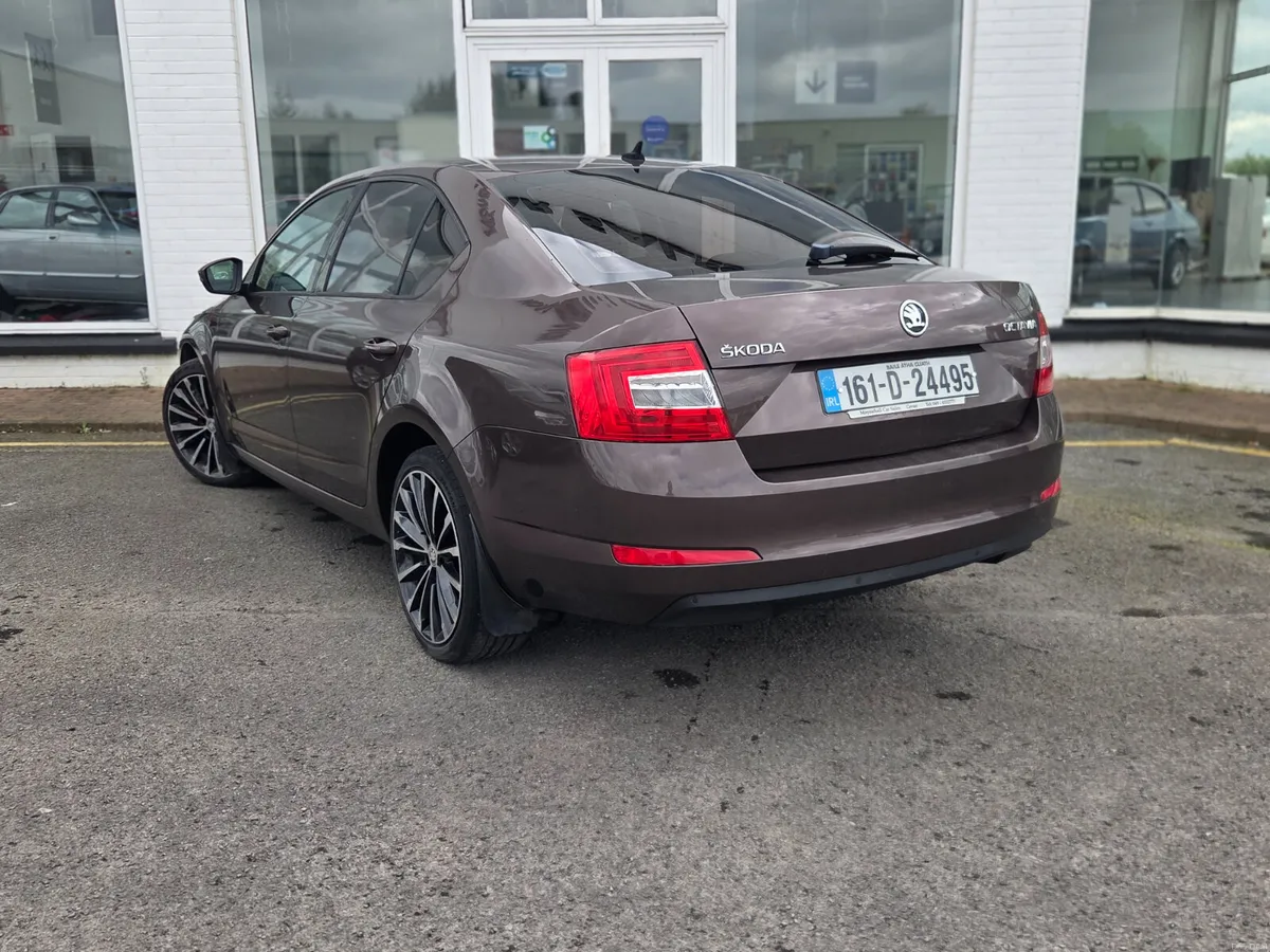 Skoda Octavia 2016 - Image 2