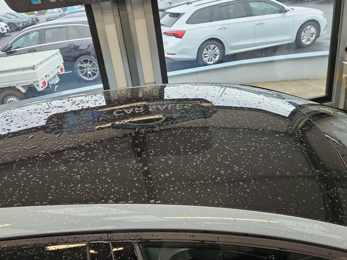 17 VOLVO V40 D2 MOMENTUM 2.0 DIESEL - Image 3