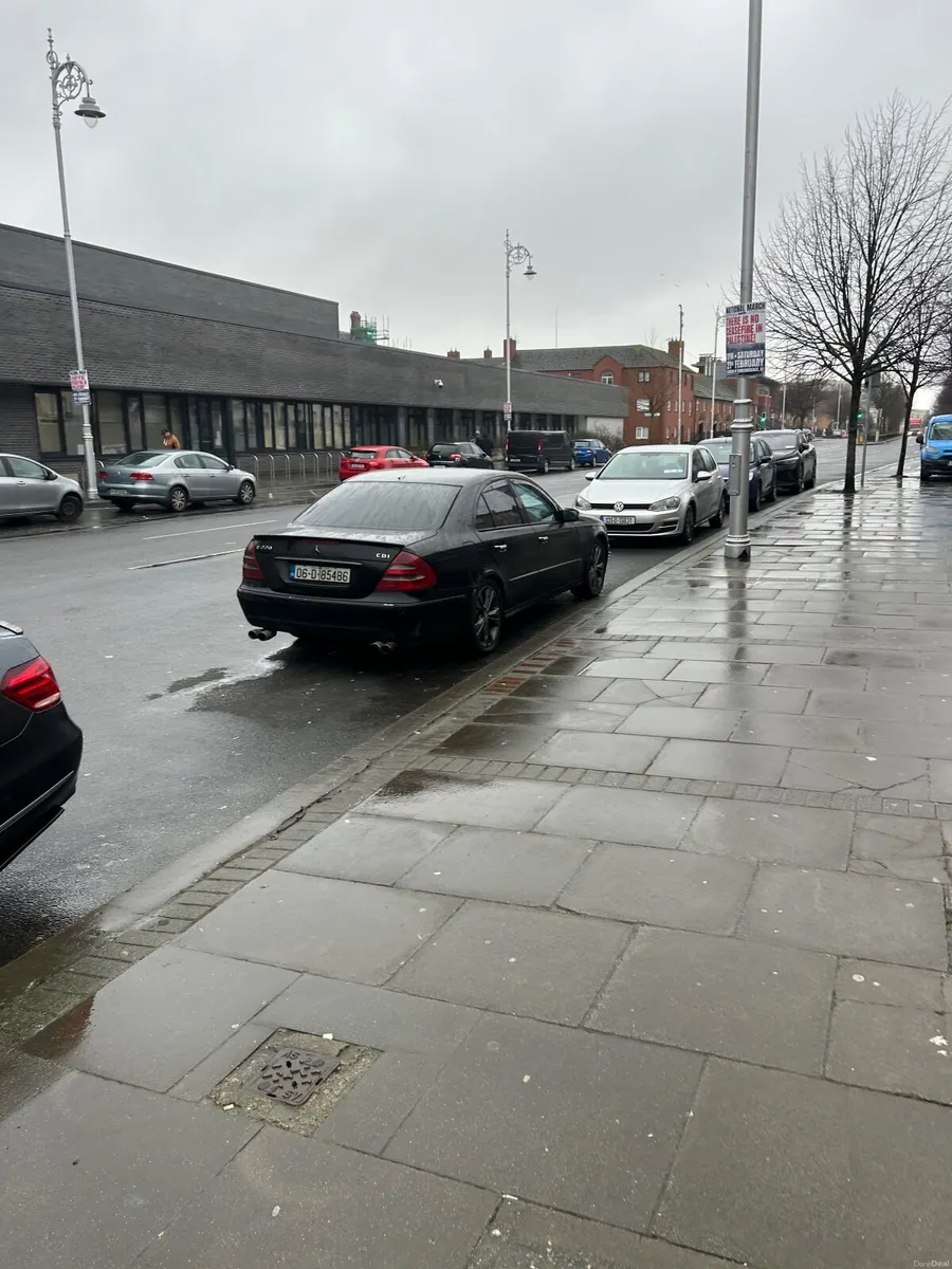 Mercedes-Benz E-Class 2006 - Image 4