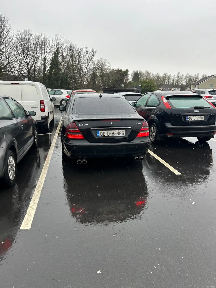 Mercedes-Benz E-Class 2006 - Image 3