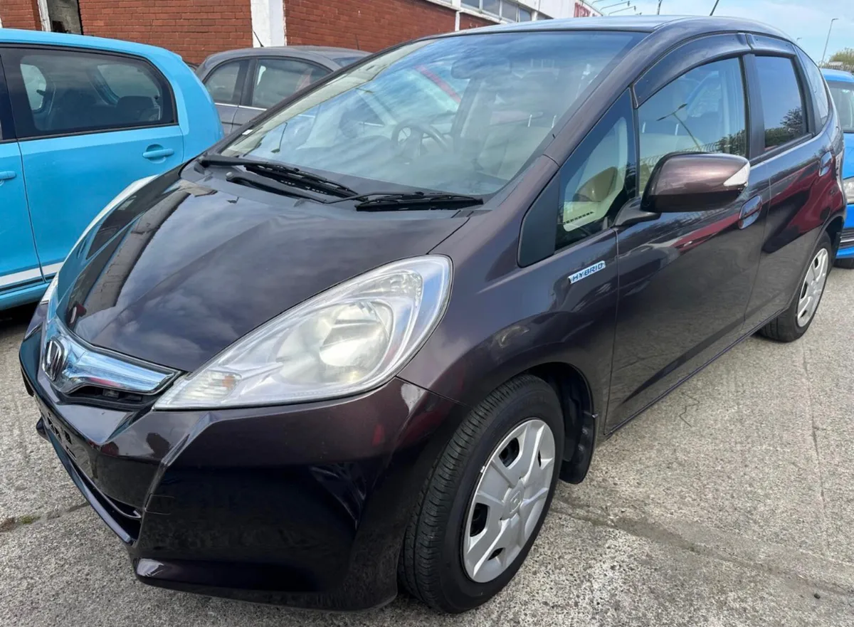 Honda Fit 2012 Automatic/ New Nct/ warranty - Image 1