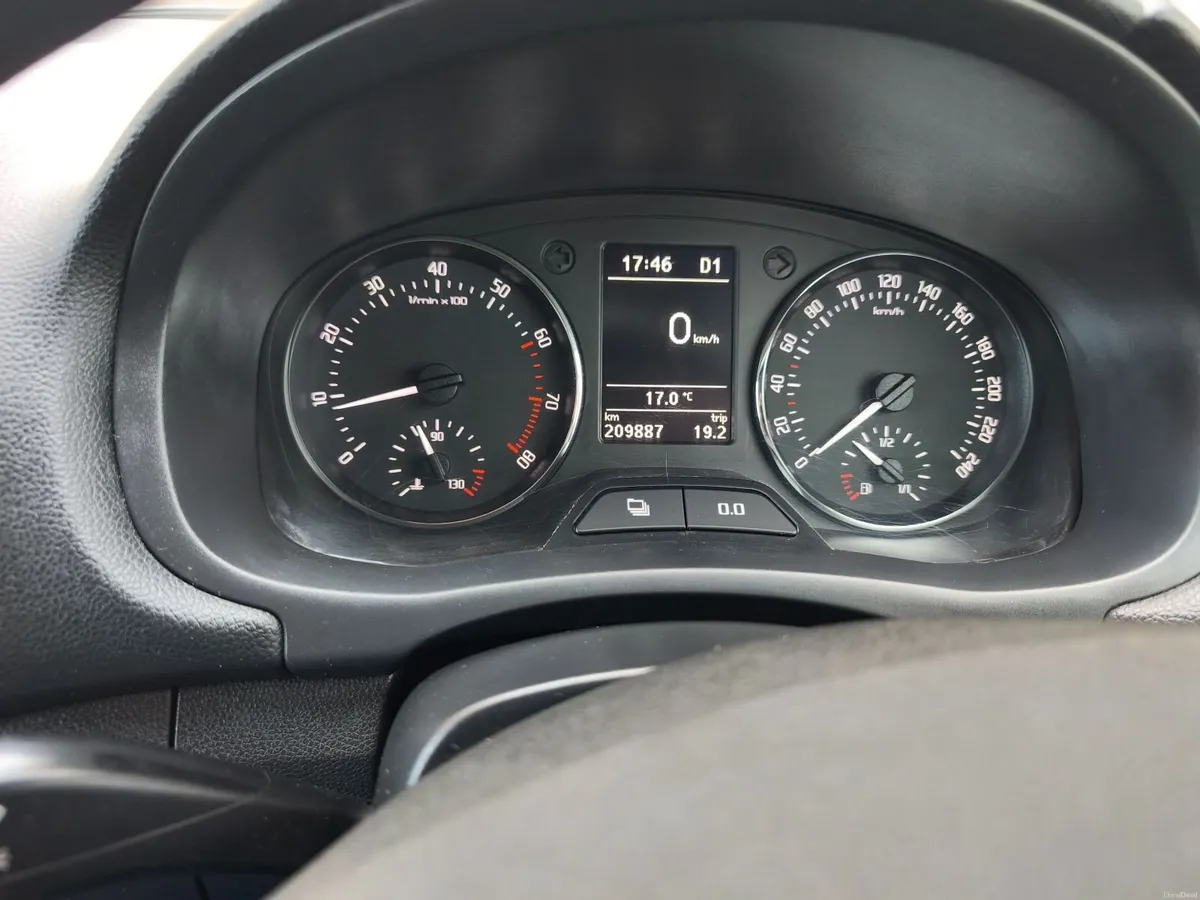 Automatic Skoda Fabia 2012 - Image 1