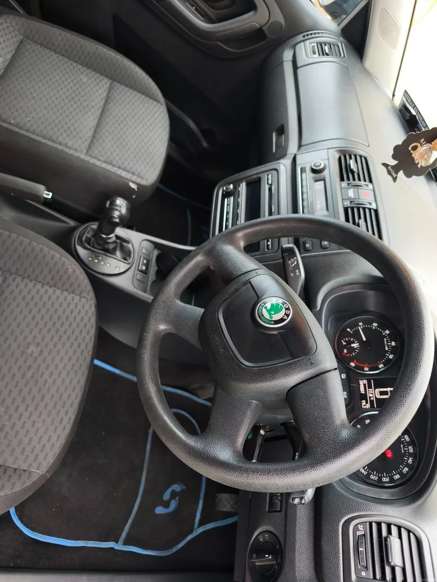 Automatic Skoda Fabia 2012 - Image 2