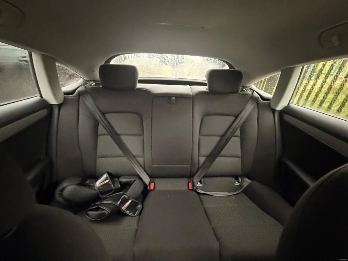 Audi A5 2011 - Image 2