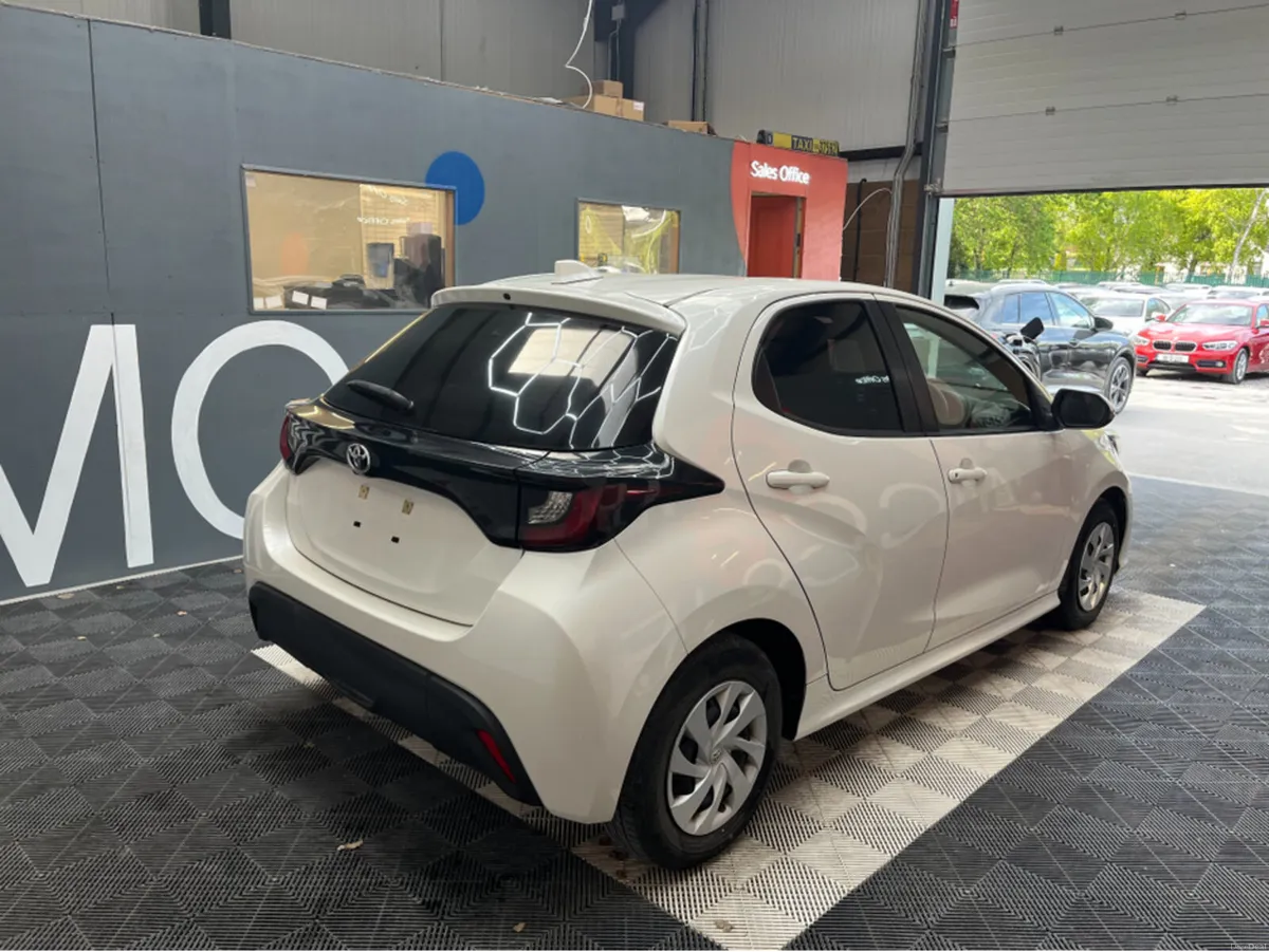 Toyota Yaris 2021 TOYOTA YARIS X 1.0 AUTOMATIC / R - Image 2
