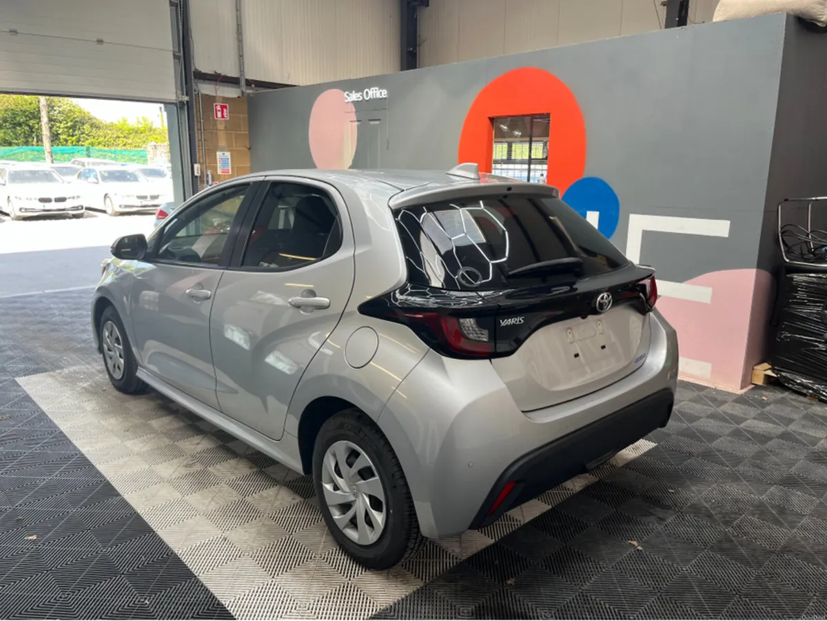 Toyota Yaris 2021 TOYOTA YARIS 1.0 AUTOMATIC / REV - Image 4
