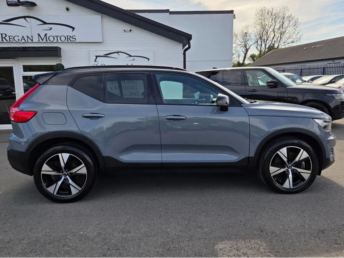 Volvo XC40 R-DESIGN 1.5 T4 RECHARGE - Image 2