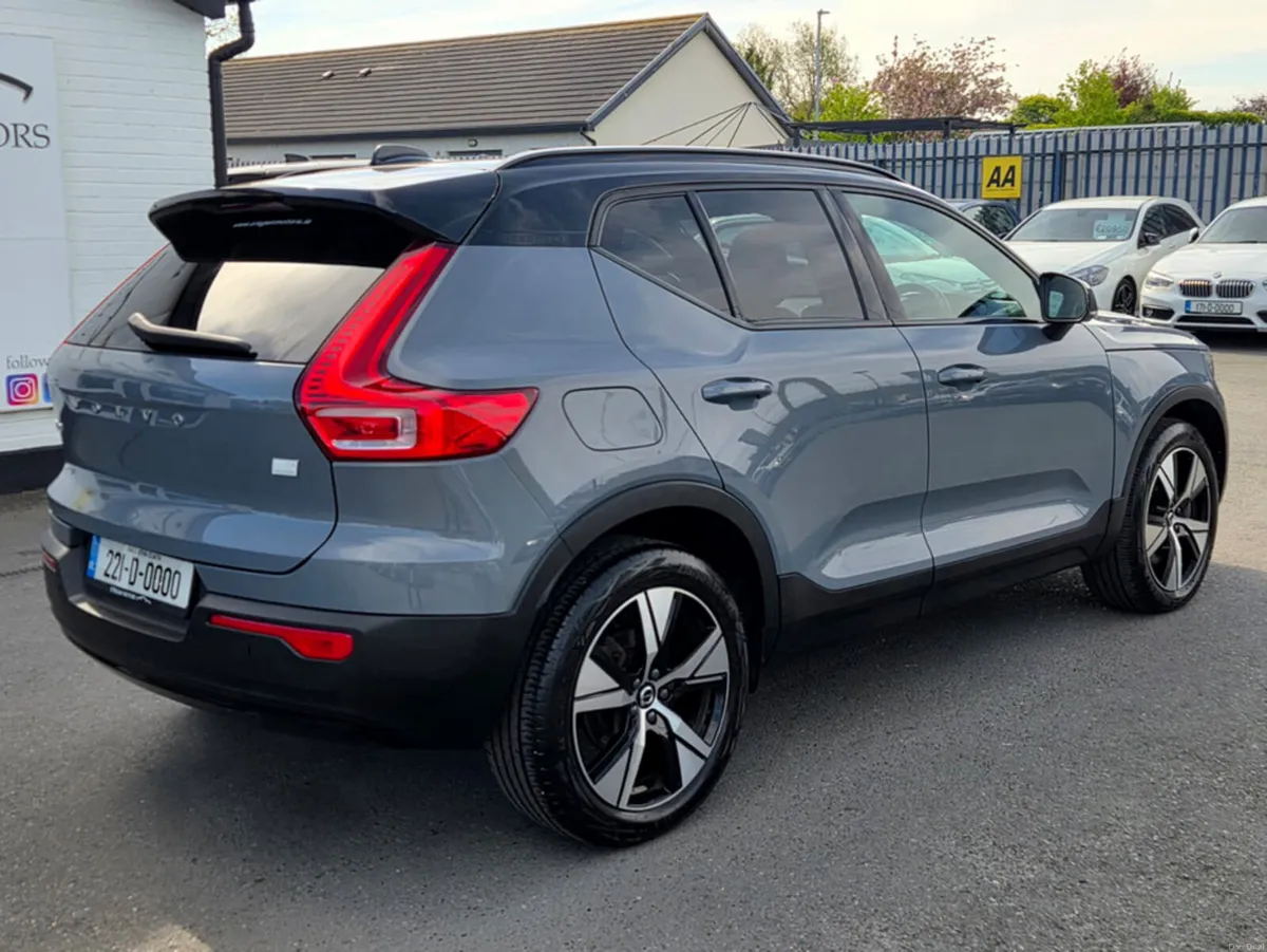 Volvo XC40 R-DESIGN 1.5 T4 RECHARGE - Image 3