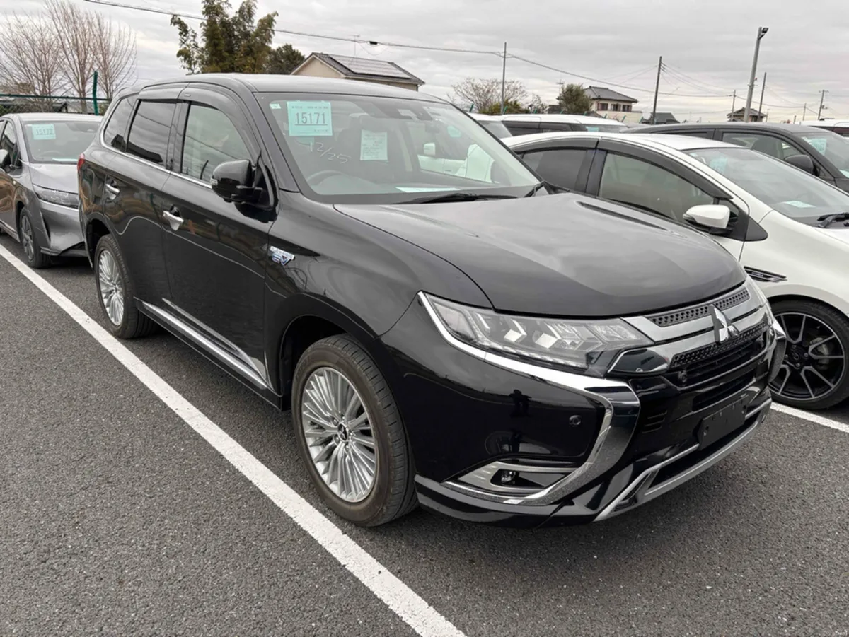 Mitsubishi Outlander PHEV G PLUS 2.4 PETROL HYBRID
