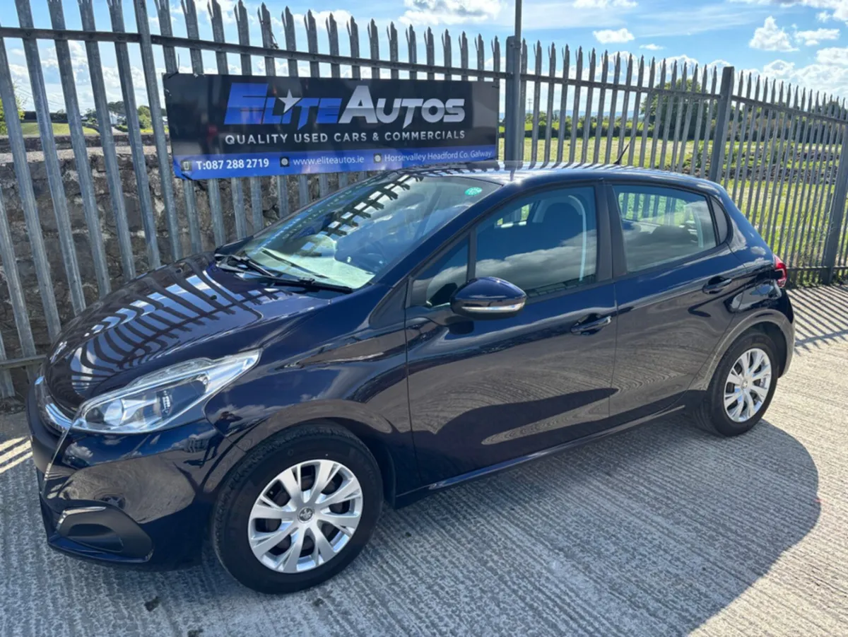 Peugeot 208 1.2 allure manual - Image 2