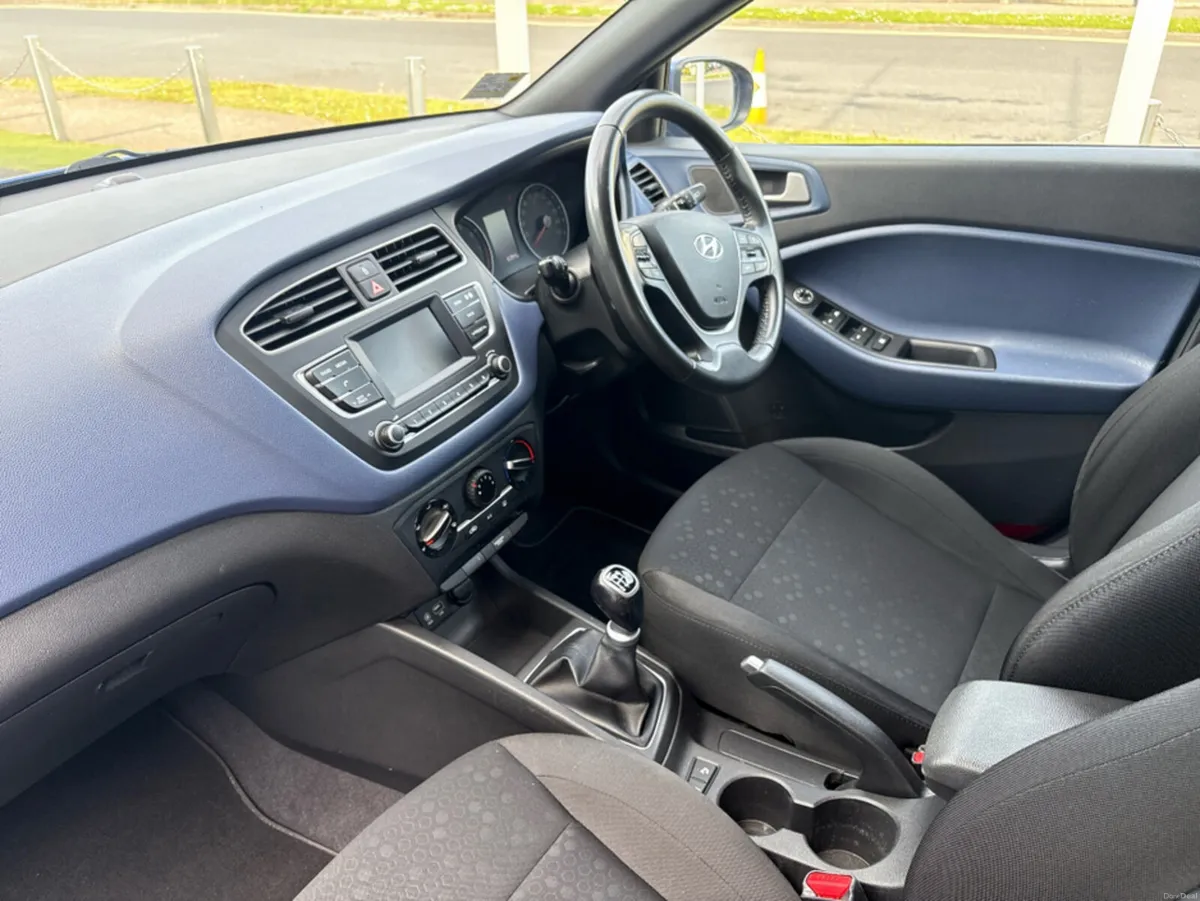 Hyundai i20 ACTIVE DELUXE 5DR - Image 3