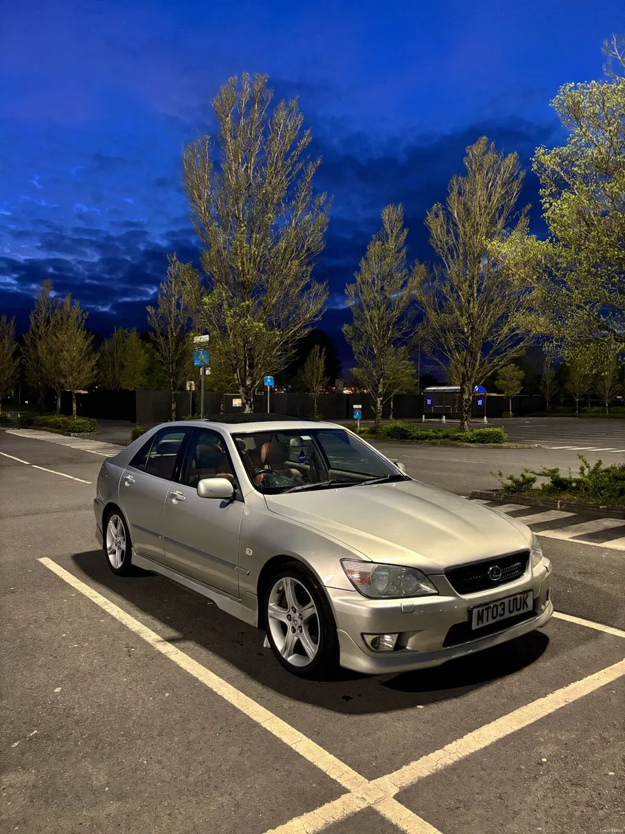 *Fresh Mot* Lexus IS200 SE AUTO - Image 1