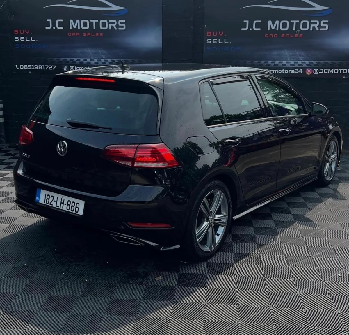 Golf R line - Image 2