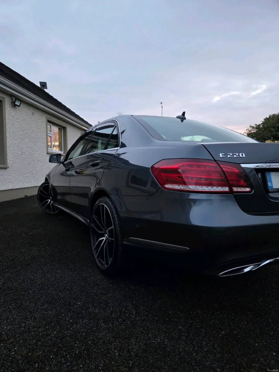 Mercedes E220 CDI BE SE 4DR AUTO - Image 4