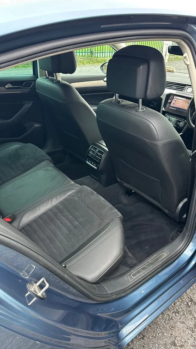 VW Passat 1.6TDI  Highline   Business edition - Image 3