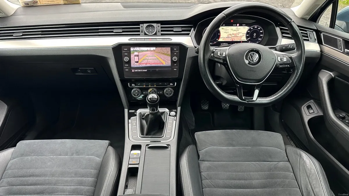 VW Passat 1.6TDI  Highline   Business edition - Image 2