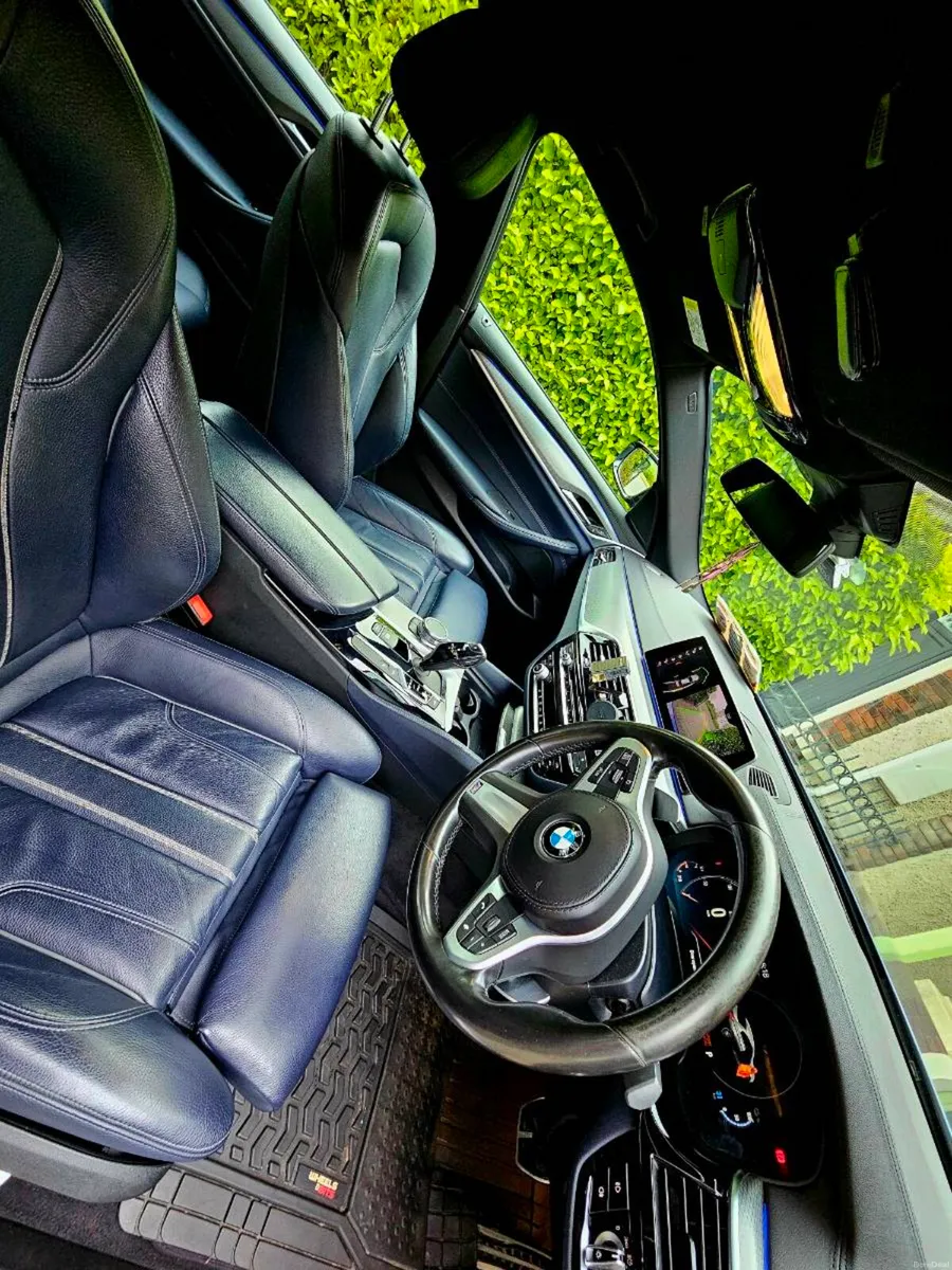 BMW 530e G30 M  plug inn - Image 4