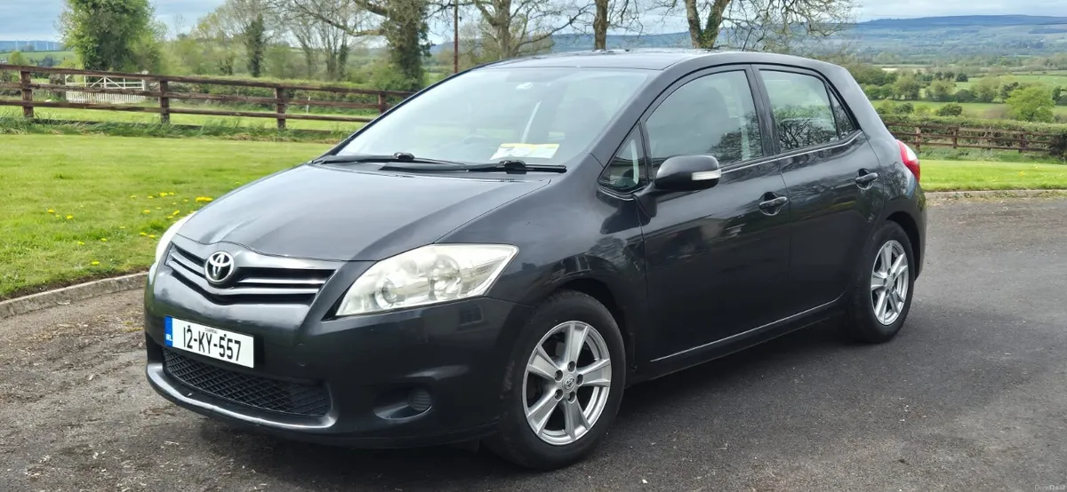 Toyota Auris 1.4 diesel Taxed and new NCT - Image 2