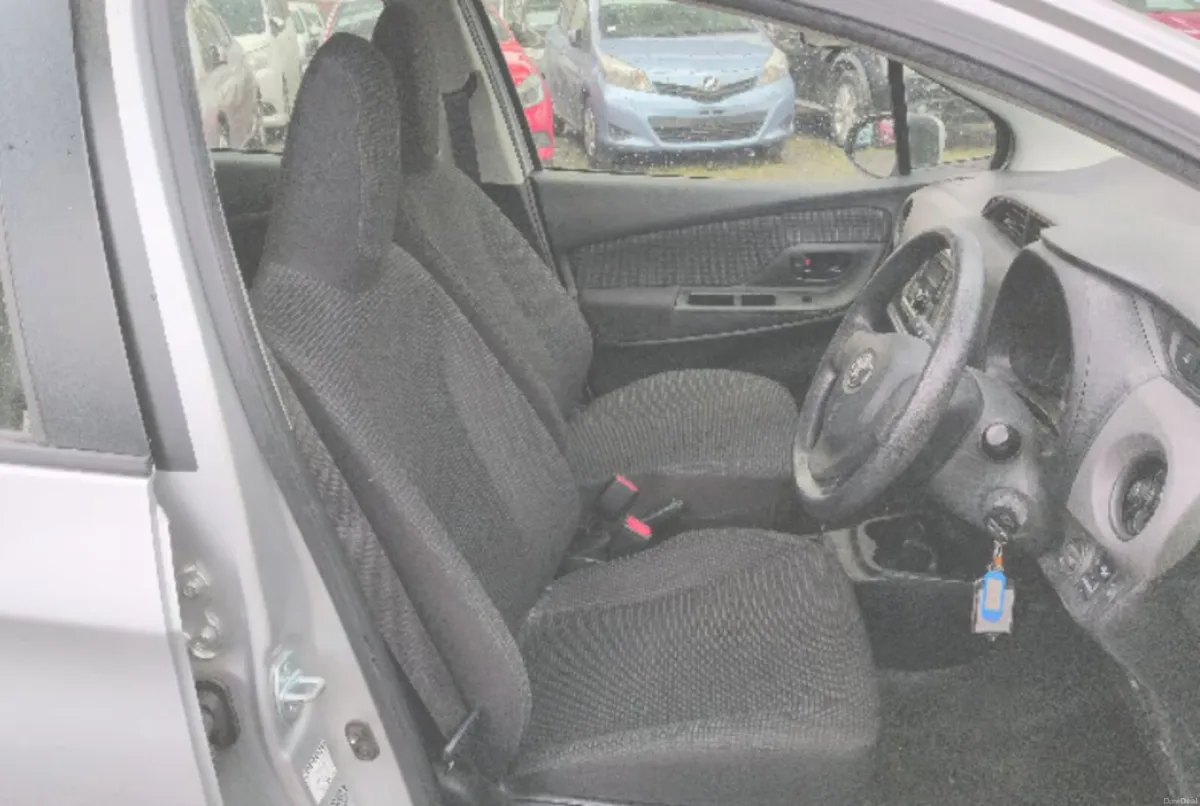 2015 Toyota Vitz/Yaris F M, 1.0 Petrol, Automatic - Image 4
