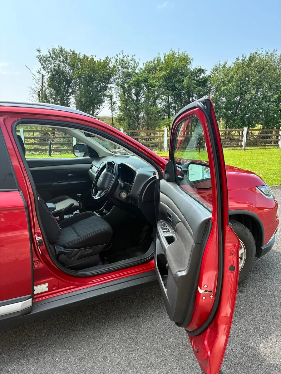 Car - Image 3