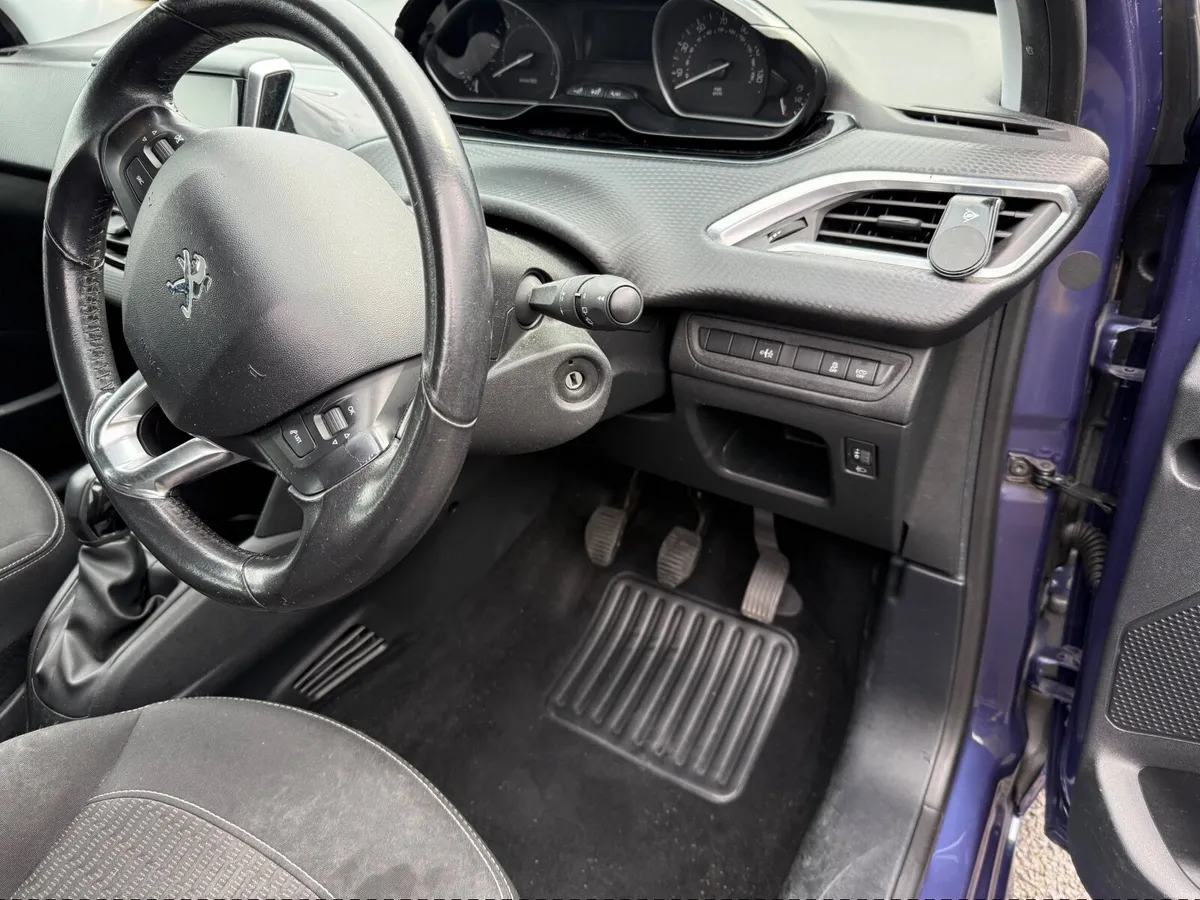 Peugeot 208 2017 - Image 5
