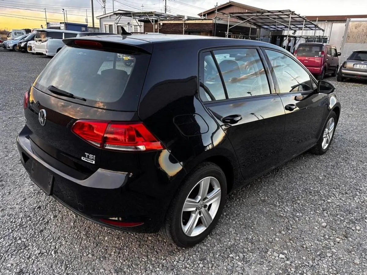 Volkswagen Golf TSI Comfortline Blue Motion Techno - Image 2