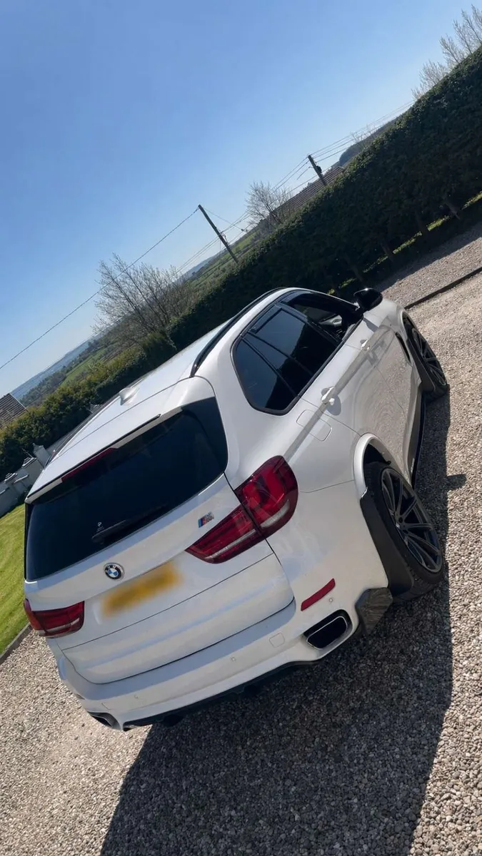 BMW X5 2015 - Image 2