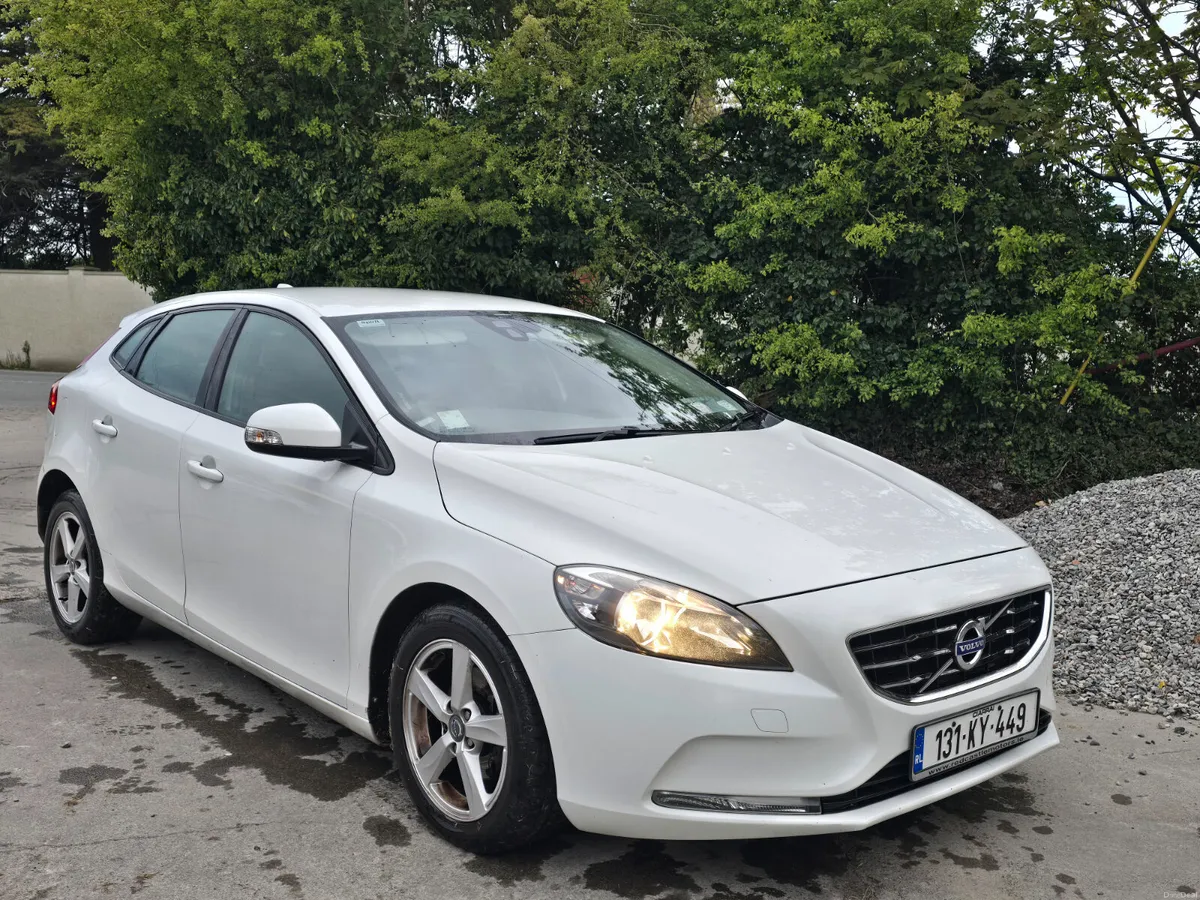 Volvo V40 2013 diesel ⛽️ nct&tax €3650 - Image 3