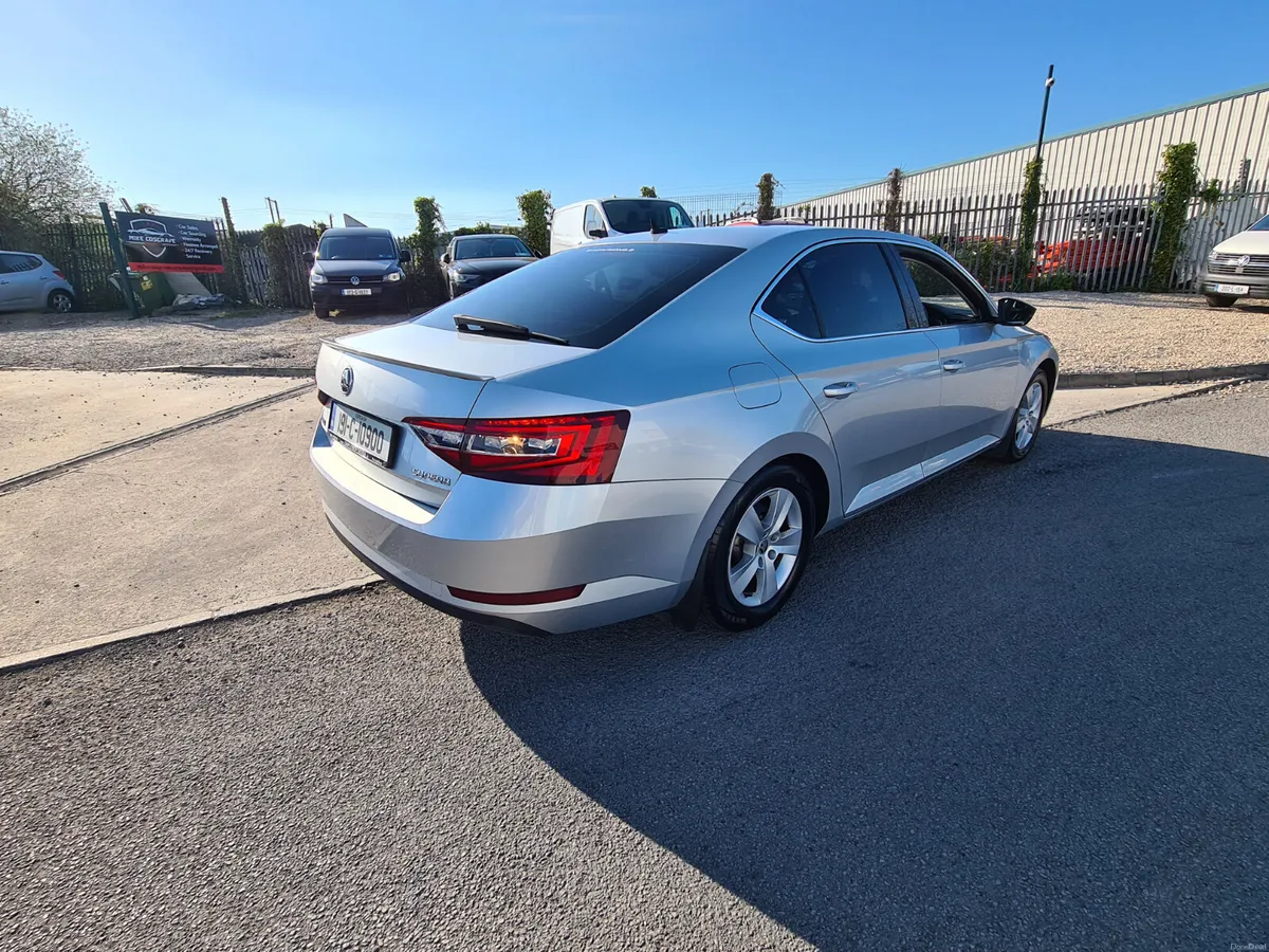 Skoda Superb 2019 manual - Image 2