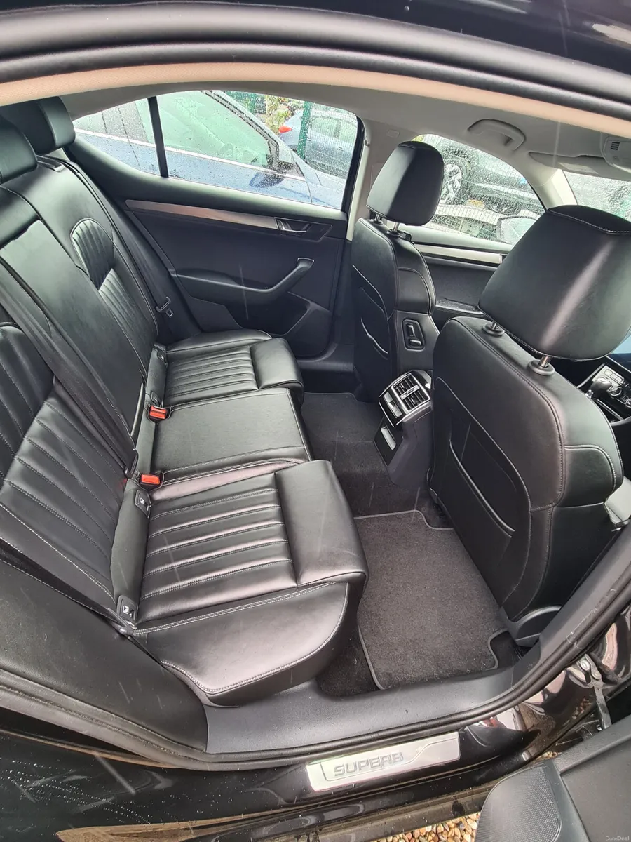 Skoda Superb 2023 auto - Image 2