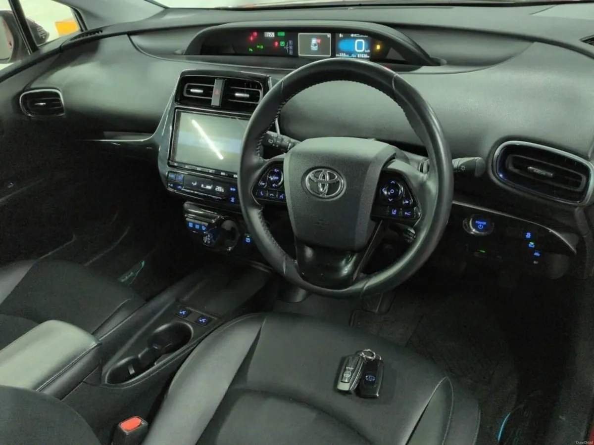 2019 Toyota Prius Touring Selection Low Mileage - Image 2