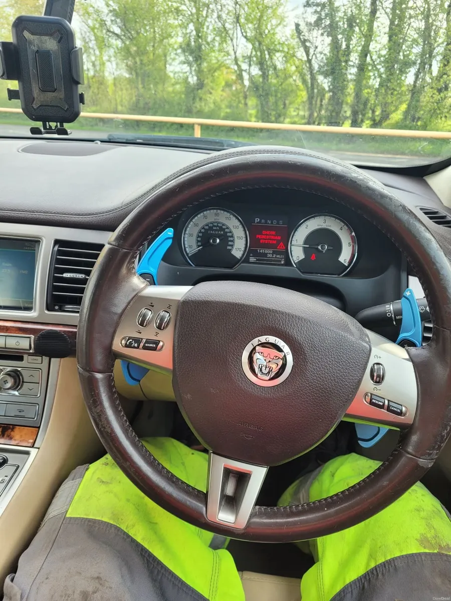 Jaguar XF 2010 - Image 1