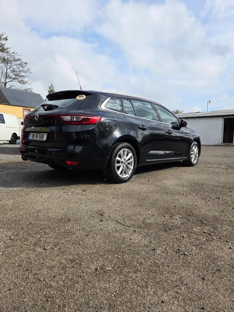 Stunning Low MLS Renault Megane Estate - Image 3