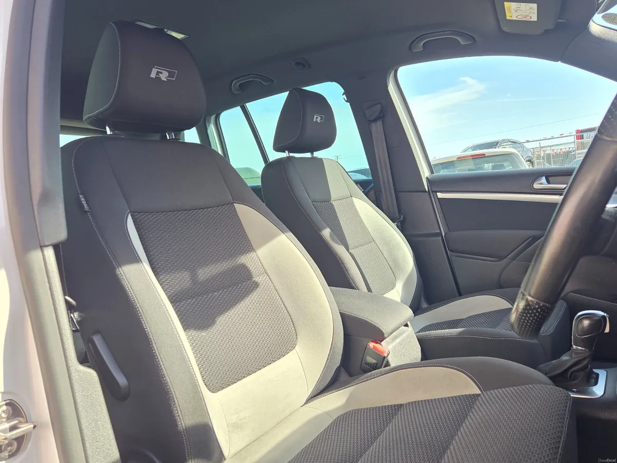 VOLKSWAGEN TIGUAN R-LINE AUTO - Image 5