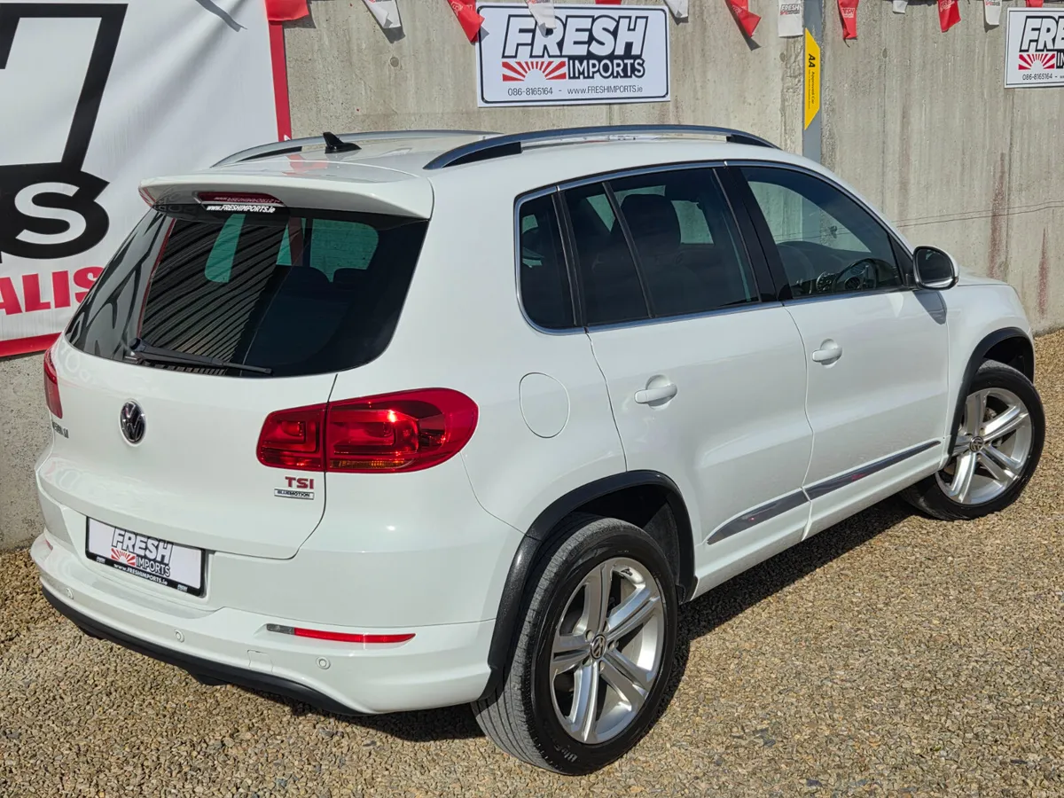 VOLKSWAGEN TIGUAN R-LINE AUTO - Image 2